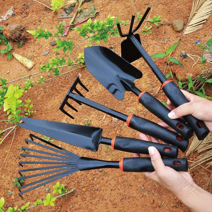 Planting tool for digging and transplanting garden